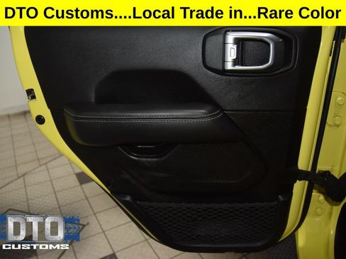 Used 2022 Jeep Wrangler Unlimited Sahara w/ Cold Weather Group AWD/4WD image 46