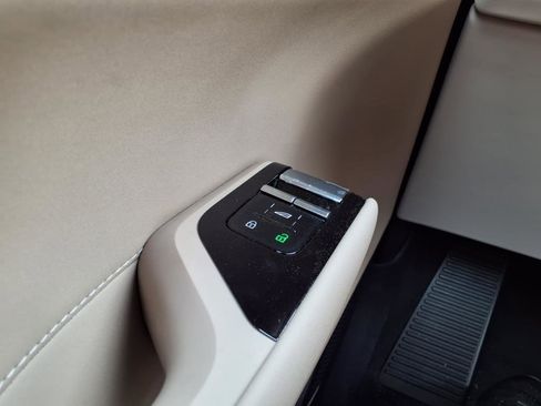 New 2025 Volvo EX90 Plus image 21