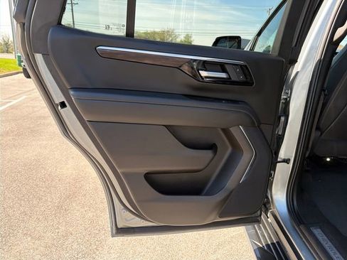 Used 2025 Chevrolet Tahoe LT image 24