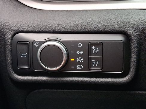 Certified 2023 Ford Explorer XLT image 26