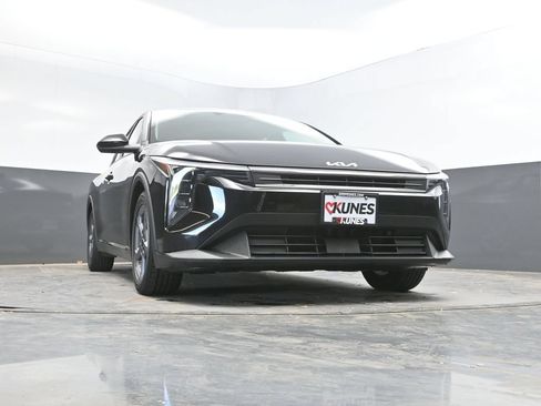 Used 2025 Kia K4 FWD image 31