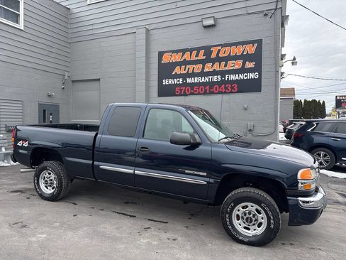 Used 2005 GMC Sierra 2500 SLE w/ Snow Plow Prep Package image 1