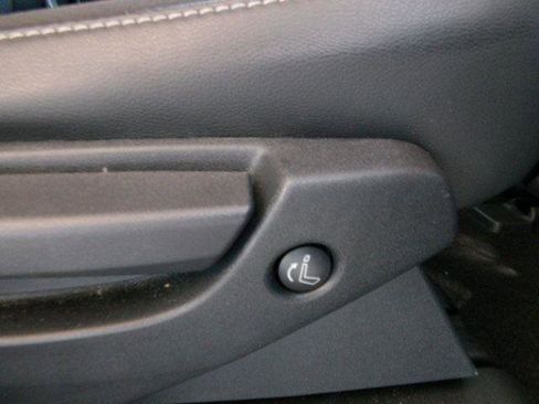 Certified 2024 Nissan Pathfinder SL image 29