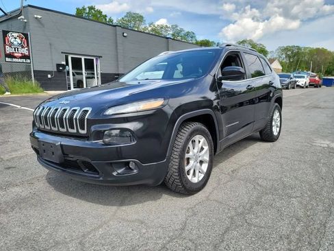 Used 2014 Jeep Cherokee Latitude AWD/4WD image 2