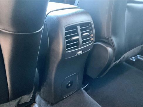 Used 2023 Ford Escape SE image 39