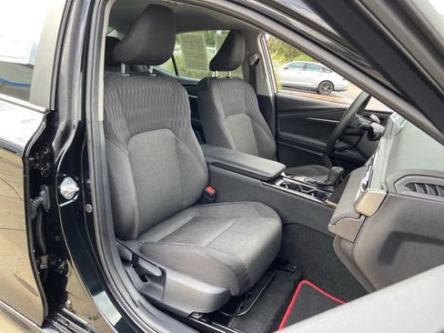 Used 2025 Toyota Camry LE FWD image 22