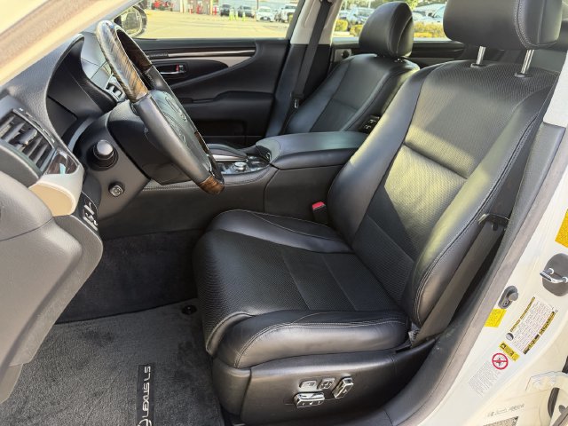 Used 2014 Lexus LS 460 L RWD image 24