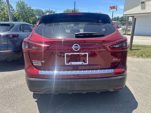 Used 2020 Nissan Rogue Sport SV FWD image 6