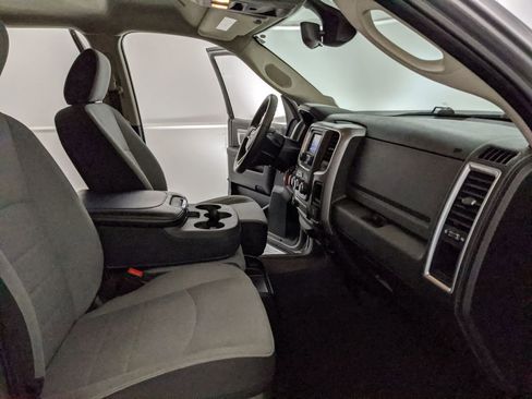 Used 2023 RAM 1500 Classic SLT image 19