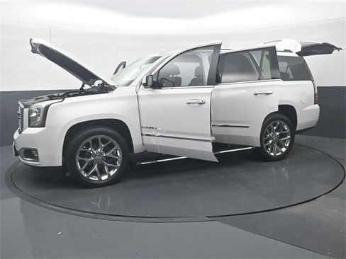 Used 2020 GMC Yukon Denali w/ Denali Ultimate Package image 39