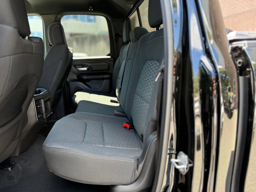 New 2026 RAM 1500 Express AWD/4WD image 25