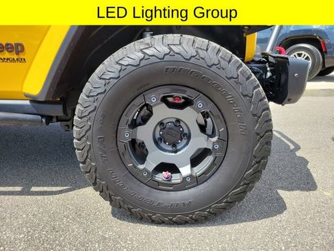 Used 2020 Jeep Wrangler Unlimited Rubicon w/ Dual Top Group AWD/4WD image 7