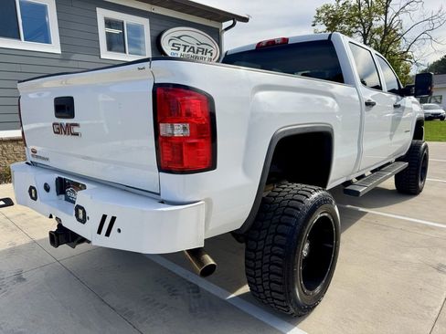 Used 2019 GMC Sierra 2500 4x4 Crew Cab w/ Sierra Convenience Package image 8