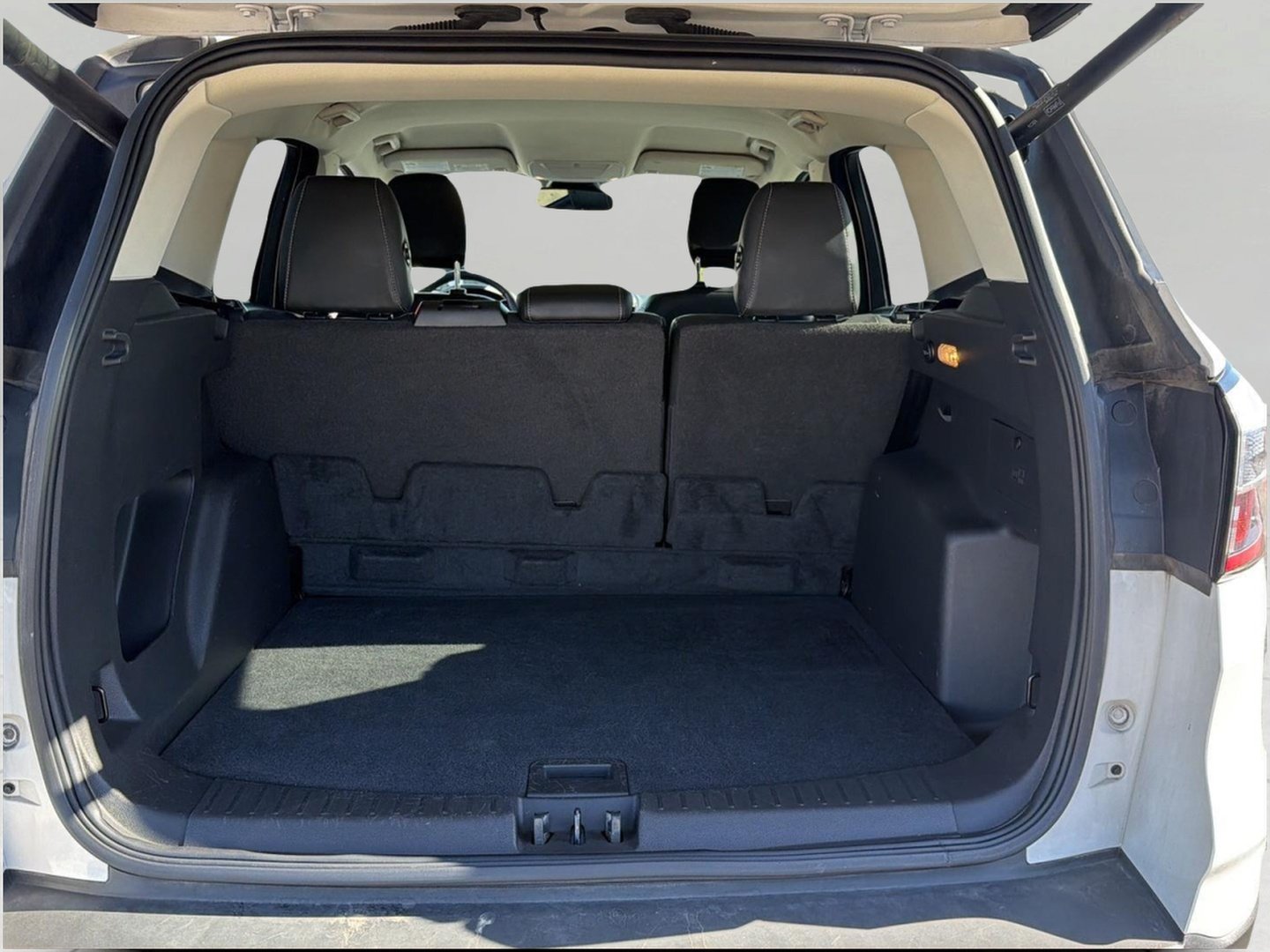 Used 2018 Ford Escape SEL w/ Ford Safe & Smart Package AWD/4WD image 20