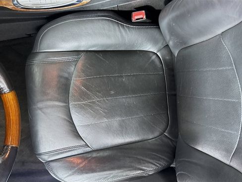 Used 2010 Buick Enclave CXL FWD image 18