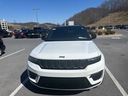 Used 2025 Jeep Grand Cherokee Summit image 35