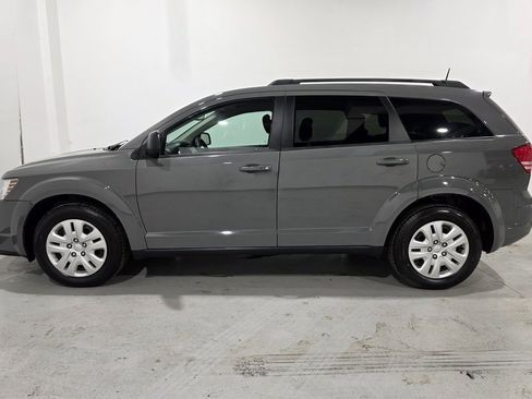 Used 2019 Dodge Journey SE image 13