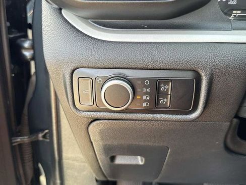 Certified 2023 Ford Explorer XLT RWD image 28