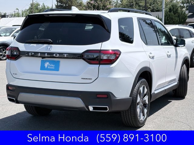 New 2026 Honda Pilot Touring image 4