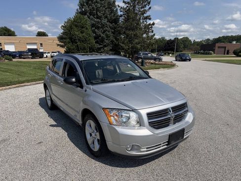 Used 2011 Dodge Caliber Uptown w/ Driver Convenience Group FWD image 5