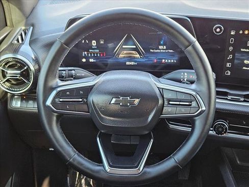 Used 2025 Chevrolet Equinox LT w/ Safety and Technology Package image 14