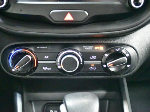 Used 2025 Kia Soul LX w/ LX Technology Package image 27