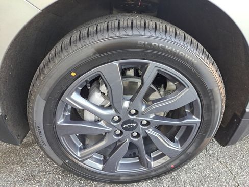 Used 2024 Chevrolet Equinox RS FWD image 22