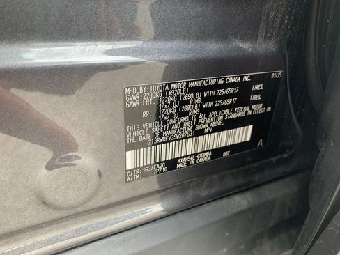 Used 2025 Toyota RAV4 XLE AWD/4WD image 35