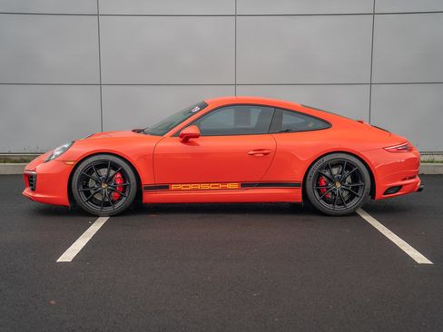 Used 2019 Porsche 911 Carrera S image 2