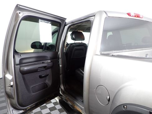 Used 2009 GMC Sierra 1500 SLE w/ Power Pack Plus AWD/4WD image 26