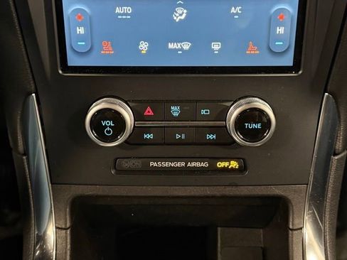 Certified 2023 Ford Edge Titanium image 29