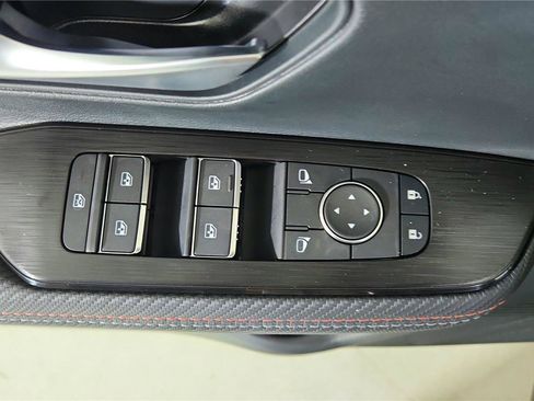 New 2026 Nissan Kicks SR w/ Illumination Package image 16