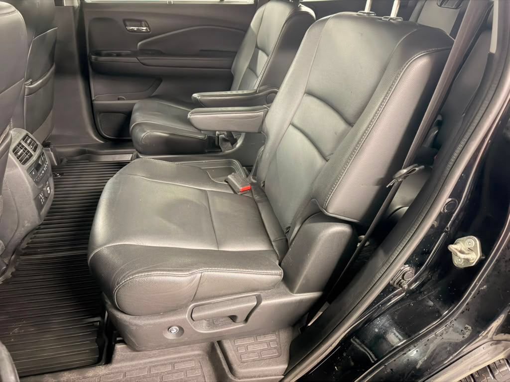 Used 2020 Honda Pilot Touring image 38
