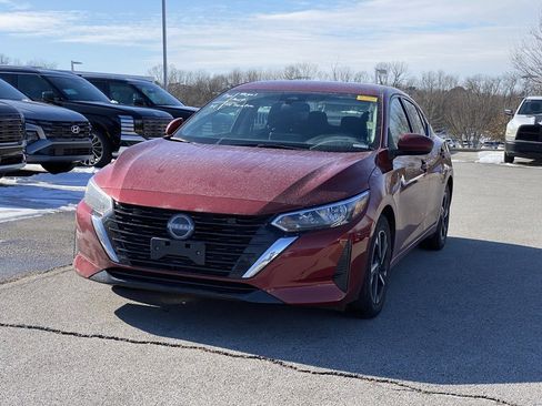 Used 2024 Nissan Sentra SV image 3