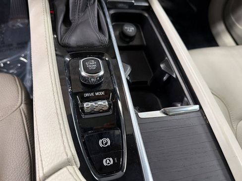 Used 2020 Volvo XC90 T5 Momentum AWD/4WD image 23