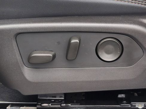 Certified 2025 GMC Canyon AT4 w/ AT4 Premium Package image 28