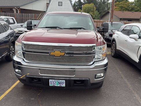 Used 2013 Chevrolet Silverado 2500 LTZ w/ LTZ Plus Package RWD image 2