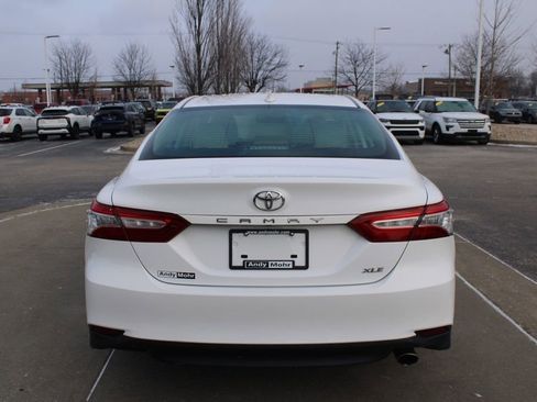 Used 2019 Toyota Camry XLE image 8