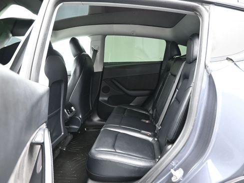 Used 2022 Tesla Model Y Performance image 10
