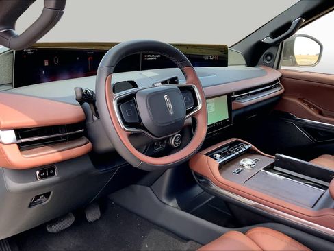 New 2026 Lincoln Navigator L Reserve AWD/4WD image 8