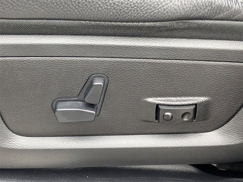 Used 2020 RAM 2500 Limited image 23