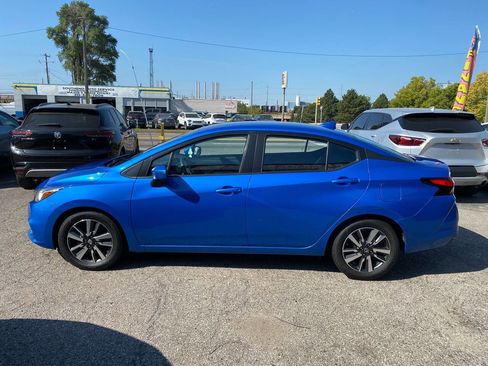 Used 2021 Nissan Versa SV image 6