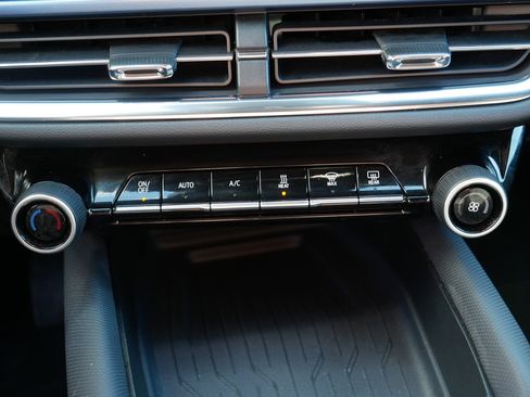 Used 2024 Chevrolet Equinox EV LT w/ LPO, Trailering Package image 23