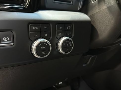 Used 2024 GMC Sierra 3500 AT4 w/ AT4 Preferred Package AWD/4WD image 31