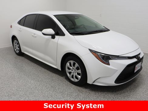 Certified 2025 Toyota Corolla LE image 4