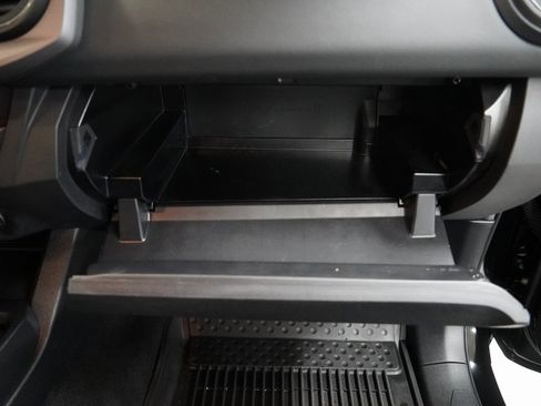 Used 2023 Toyota Tacoma TRD Sport image 28