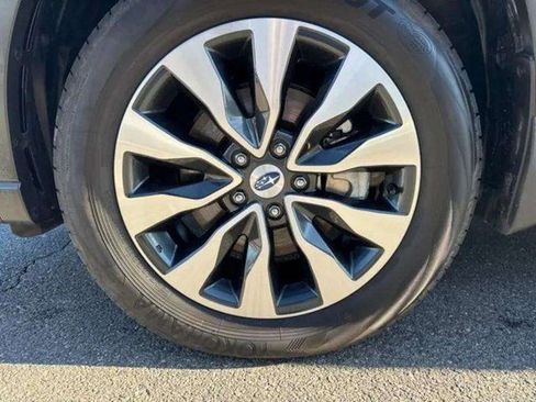 Certified 2025 Subaru Outback Limited image 24