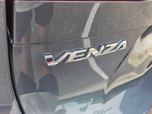 Used 2022 Toyota Venza XLE AWD/4WD image 16