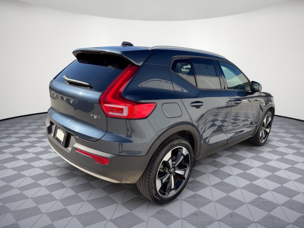 Used 2021 Volvo XC40 T5 Momentum w/ Premium Package AWD/4WD image 9