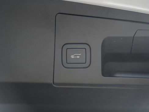 Used 2025 Cadillac XT5 Premium Luxury image 10